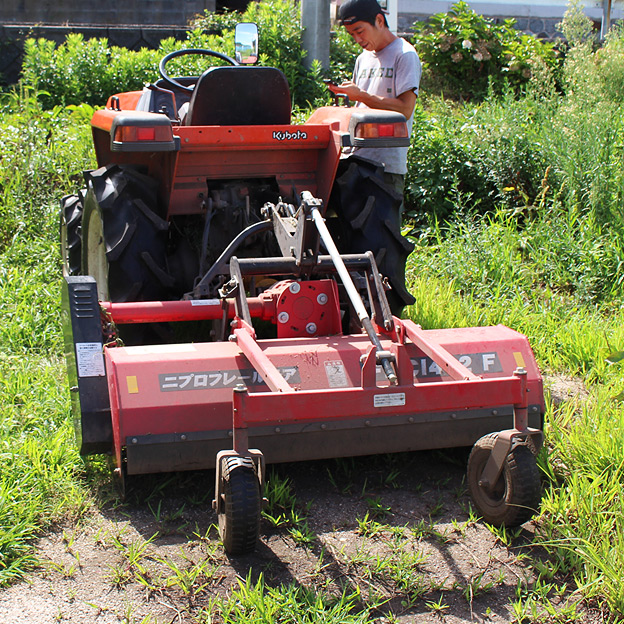 農業に使うマシンたち – フレールモア | 革新的農業を実践する TREENORF/トゥリーアンドノーフ