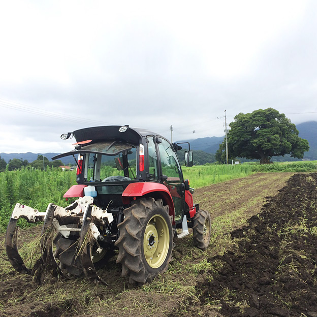 鳥取のおいしい野菜 TREE&NORF 秋に向けての土壌改良作業 プラソイラで心土耕